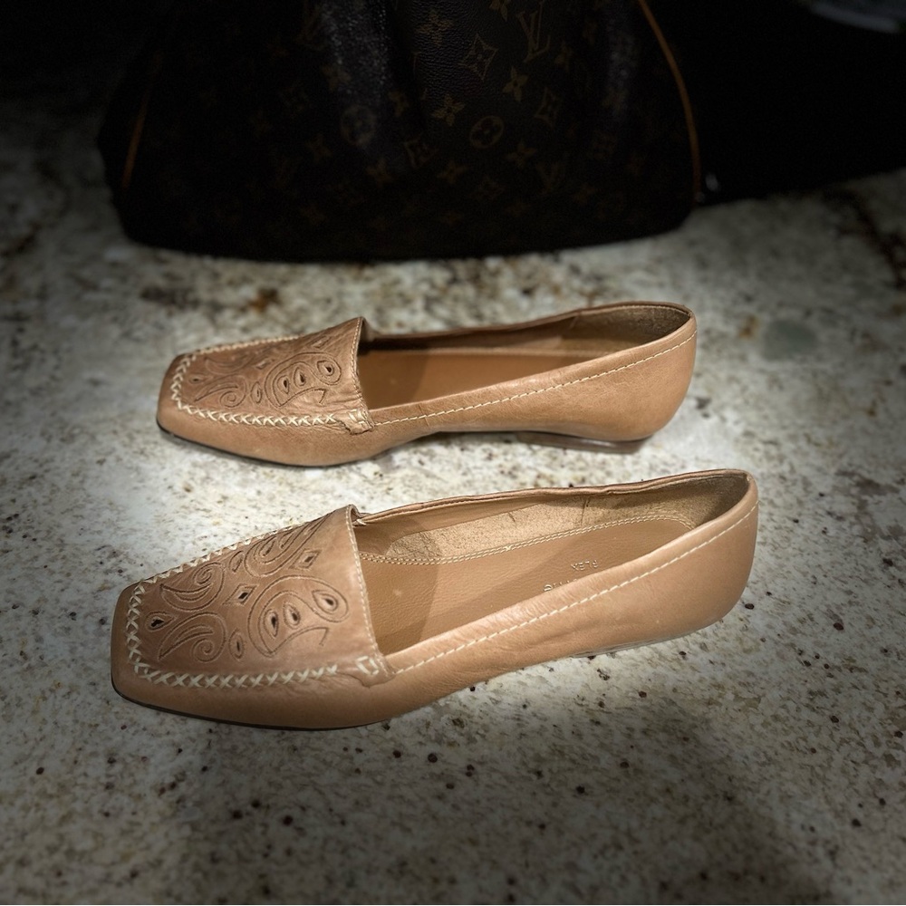 Designer flat shoes - Picture 2 of 5